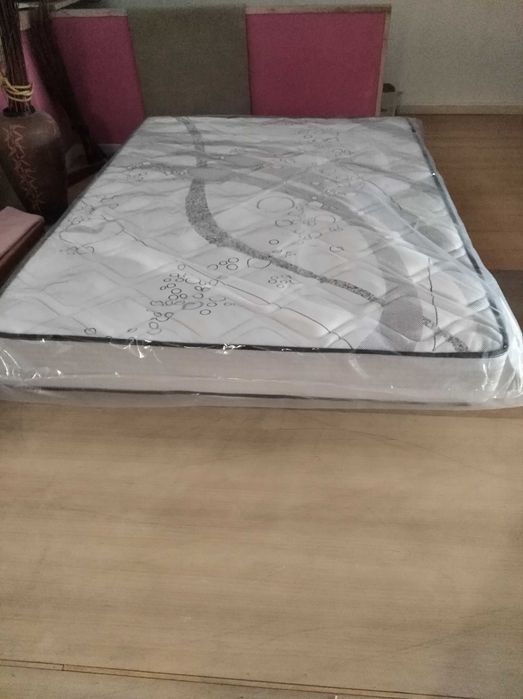 Colchão casal núcleo espuma, NOVO