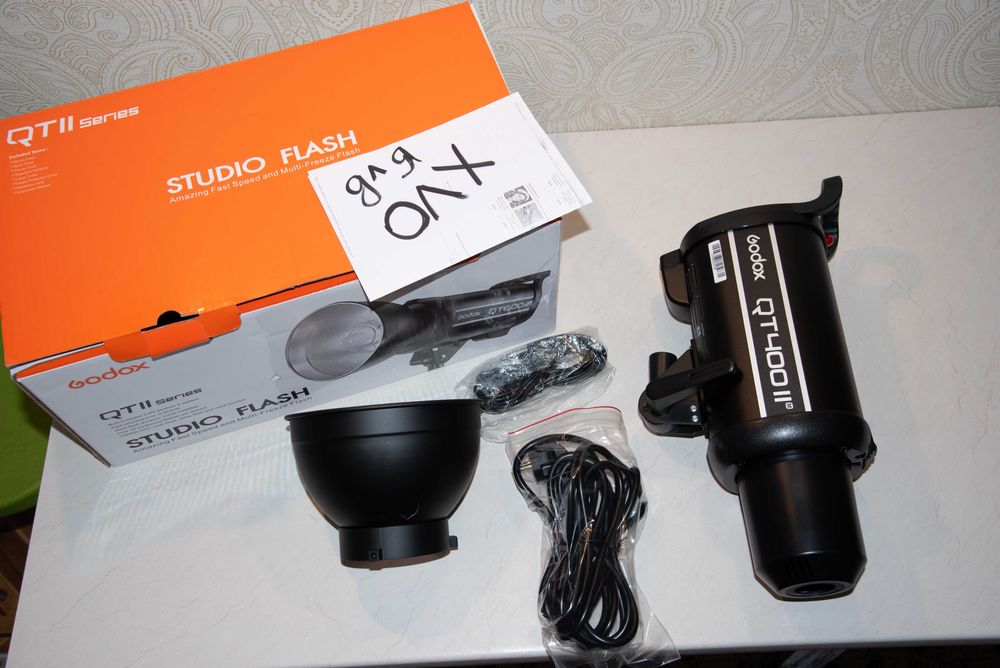 НОВЫЕ Студийные вспышки Godox QT400 II M - 3 штуки