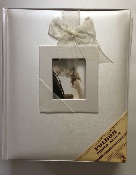 Продам весільні фотоальбоми 5 шт., нові, гарні, дешево.