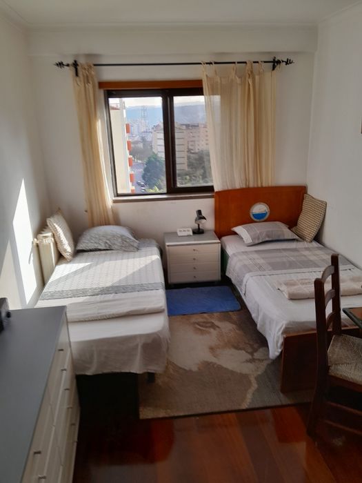 Quarto Duas Camas Vagas, Partilhado Metro Lisboa  Odivelas