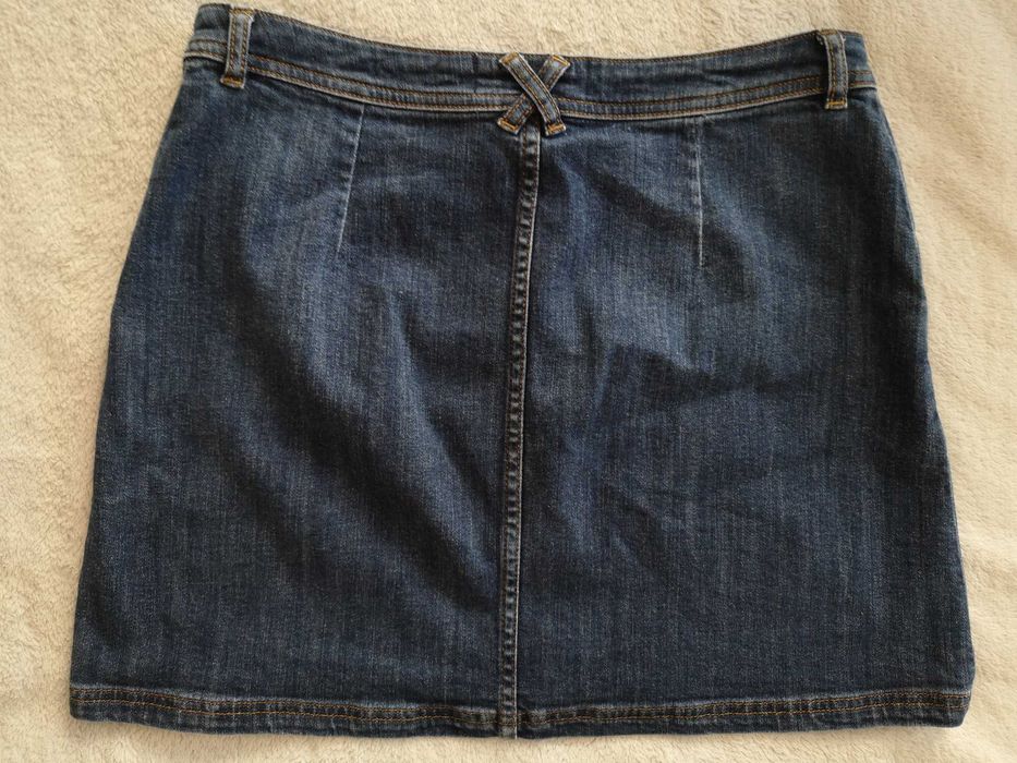 Granatowa zapinana trapezowa spódnica jeansowa FatFace 40