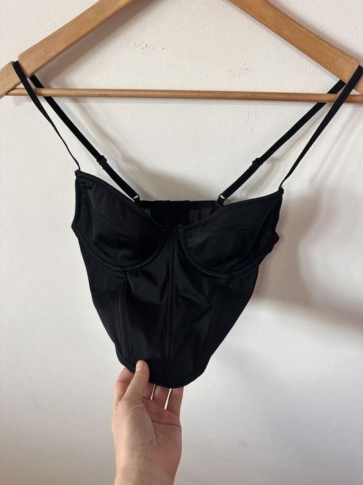 красивий вишуканий корсет