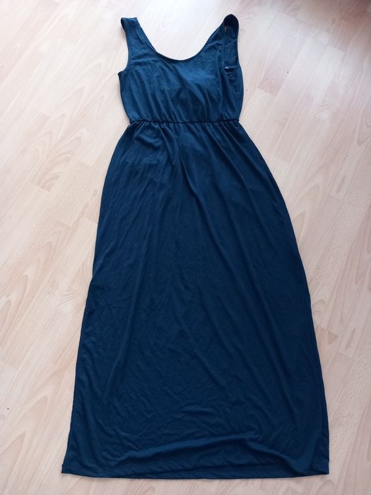 Nowa sukienka gole plecy