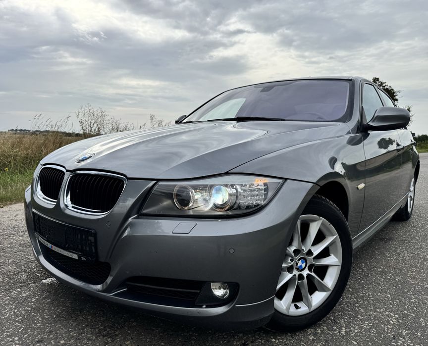 BMW 318i Sedan Navi