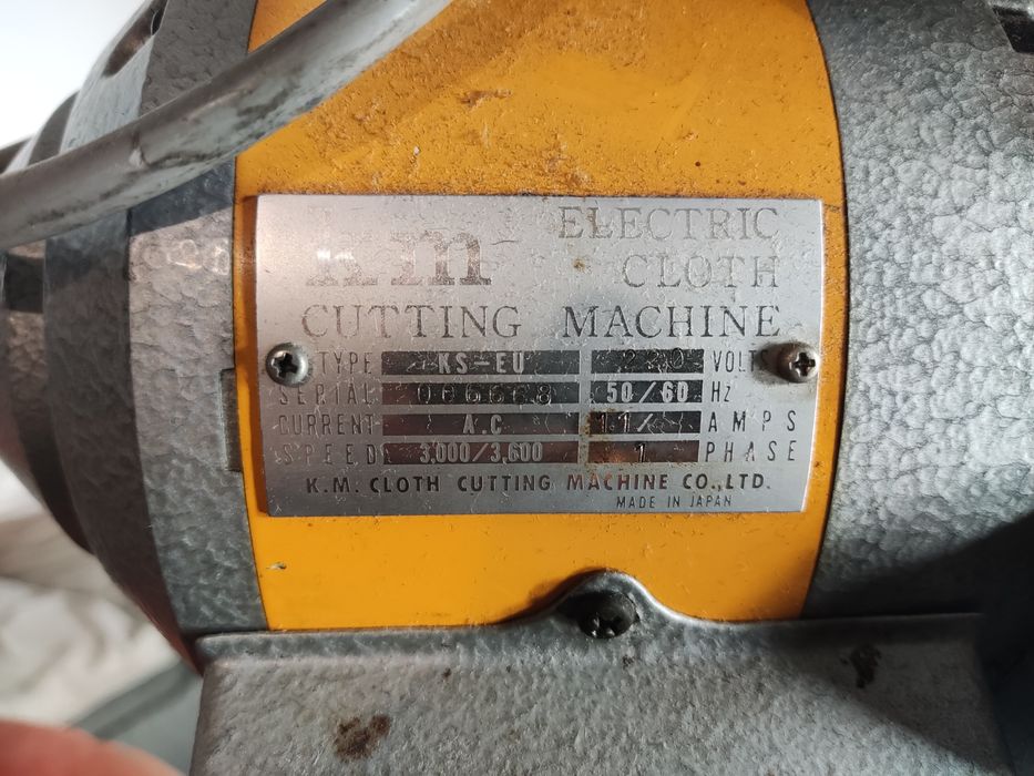 Tesoura vertical  KM KS-EU