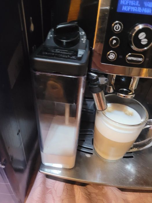 Кавоварка, Кавомашина 2021 р DELONGHI Cappuccino ECAM23.260.B