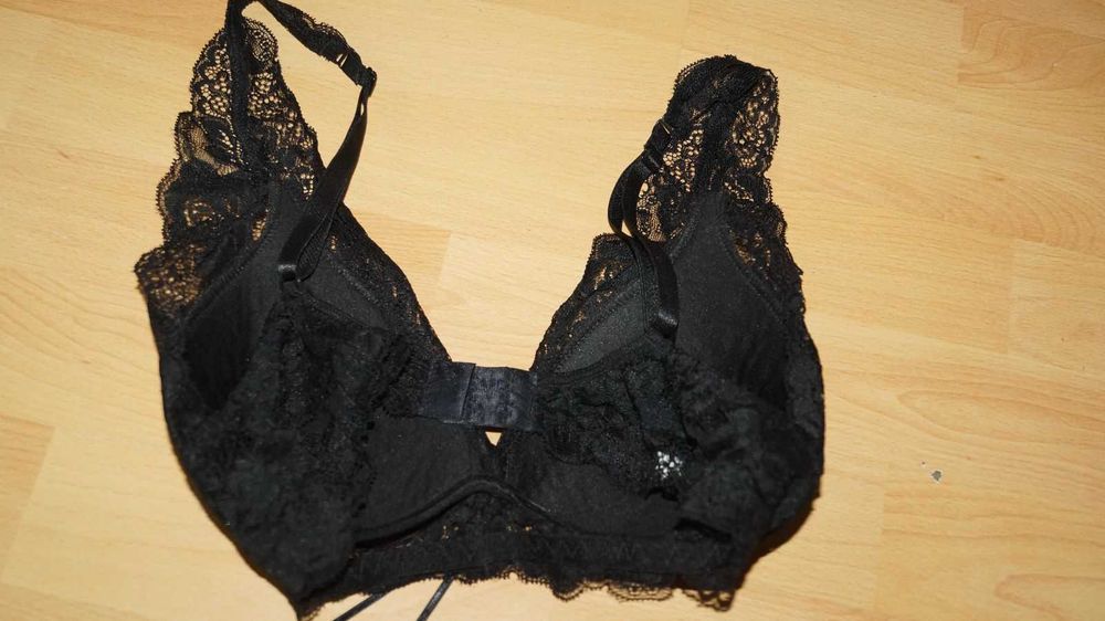 Piekny boustonosz dla nastolatki