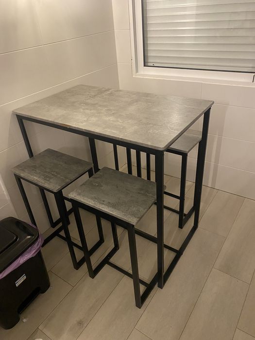 Mesa Cozinha e 4 Cadeiras