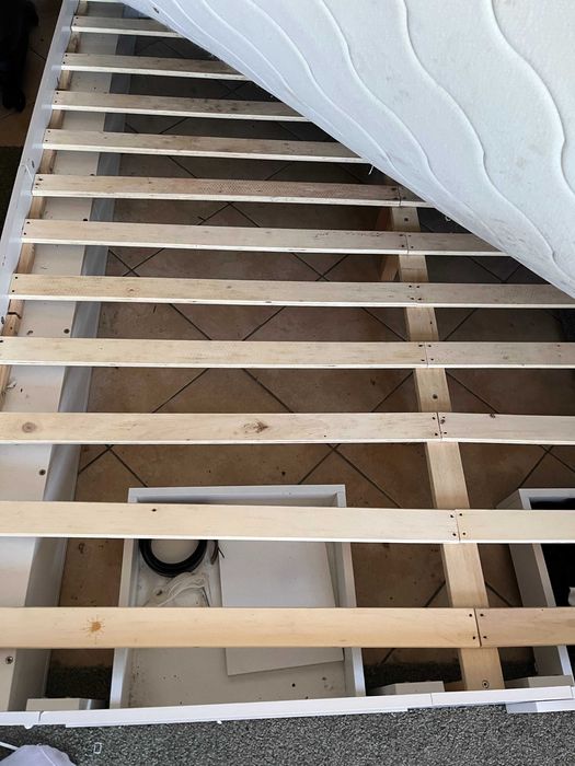 Cama de Casal com Gavetas