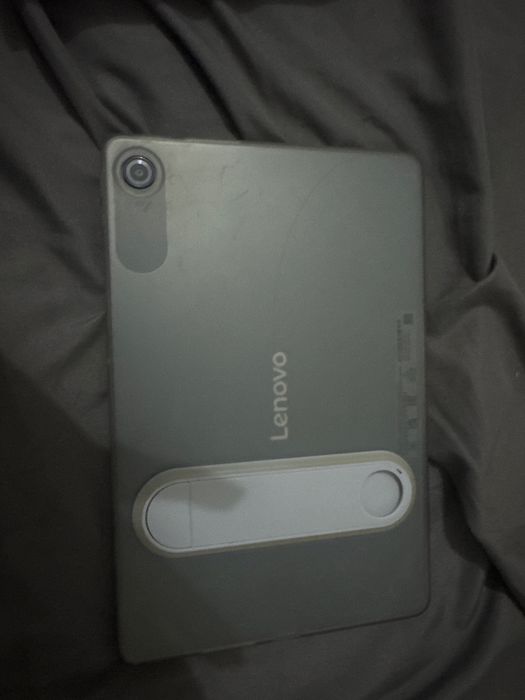 Tablet Lenovo + Clear Case
