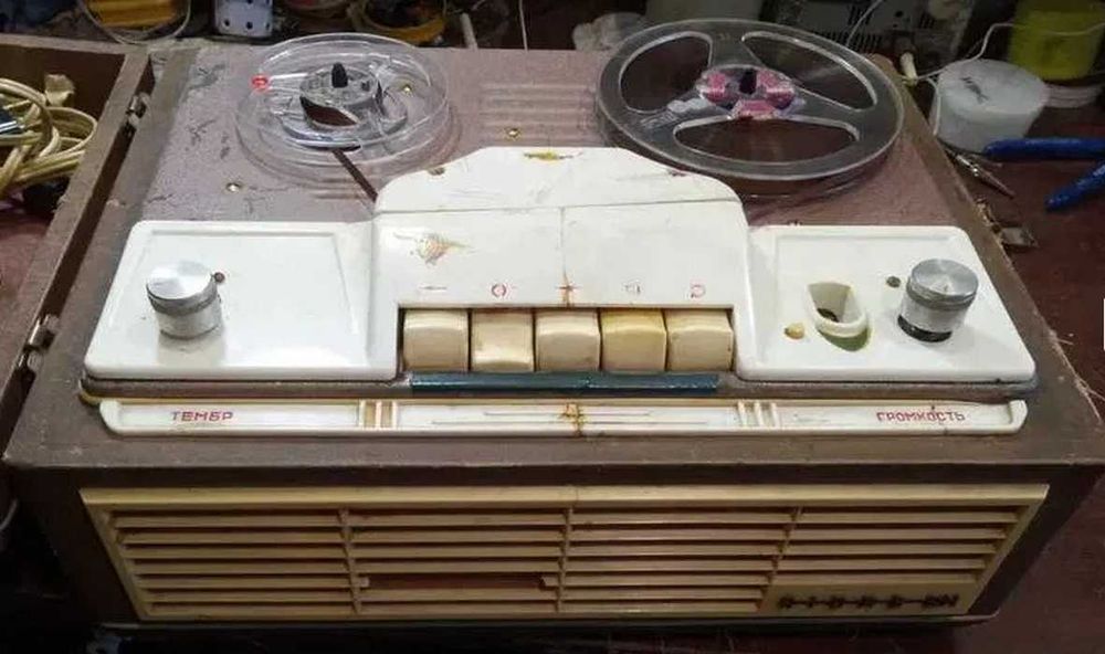 Магнітофон "АЙДАС-9М" для колекції