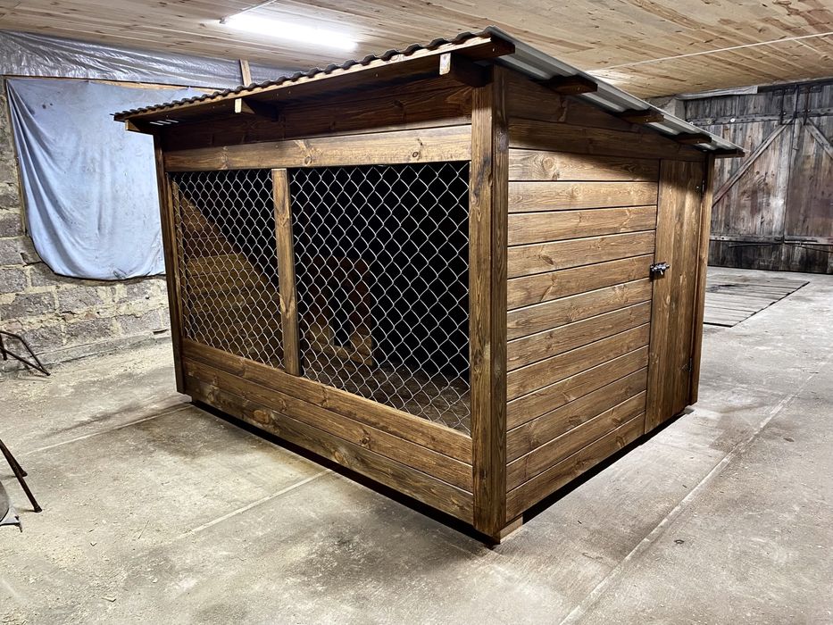 Собачий вольєр