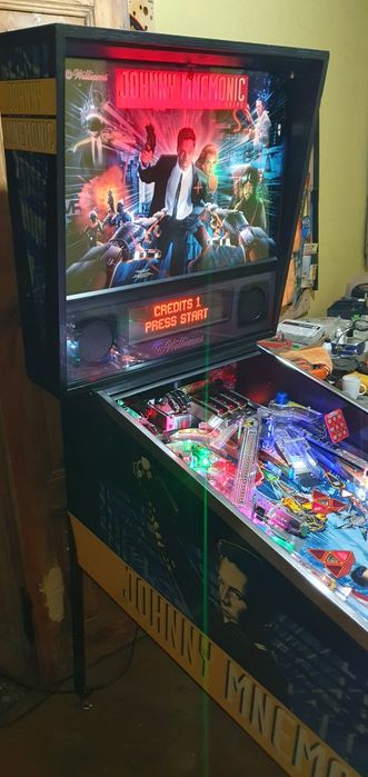 Flipper fliper pinball Johnny Mnemonic
