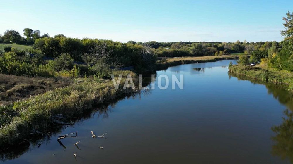 Продам землю в с. Яцьки під охороною перша лінія озера 45 соток без сусідів