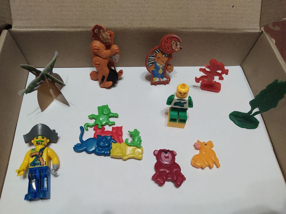 Киндер игрушки из киндеров