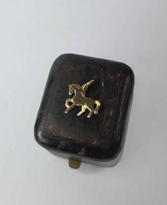 Złota zawieszka koń złoto 585