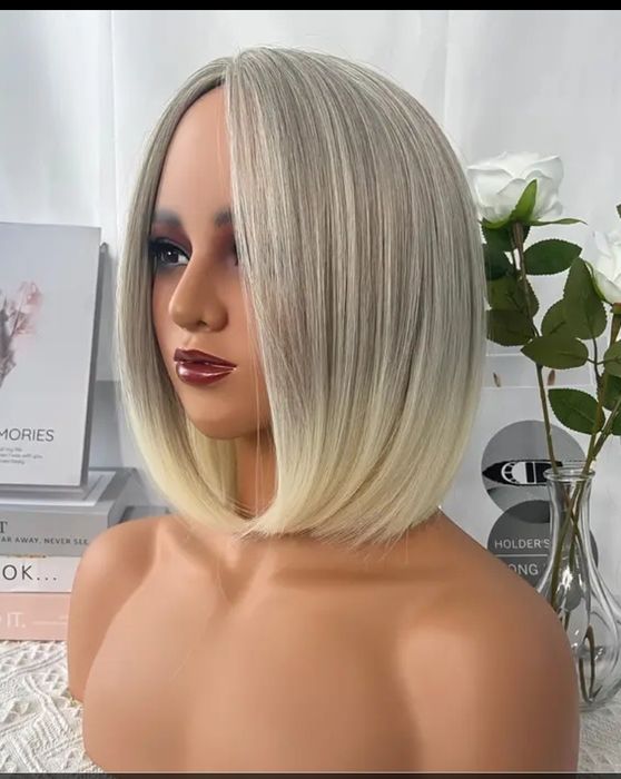 Szaro-blond peruka ,proste gęste włosy