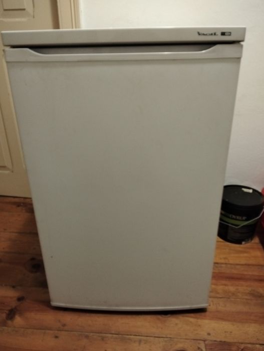 Frigorífico com mini congelador