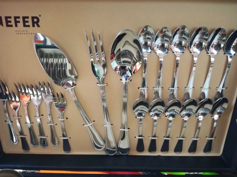 Kuito faqueiro Inox 18/10 - 130 peças
NOVO