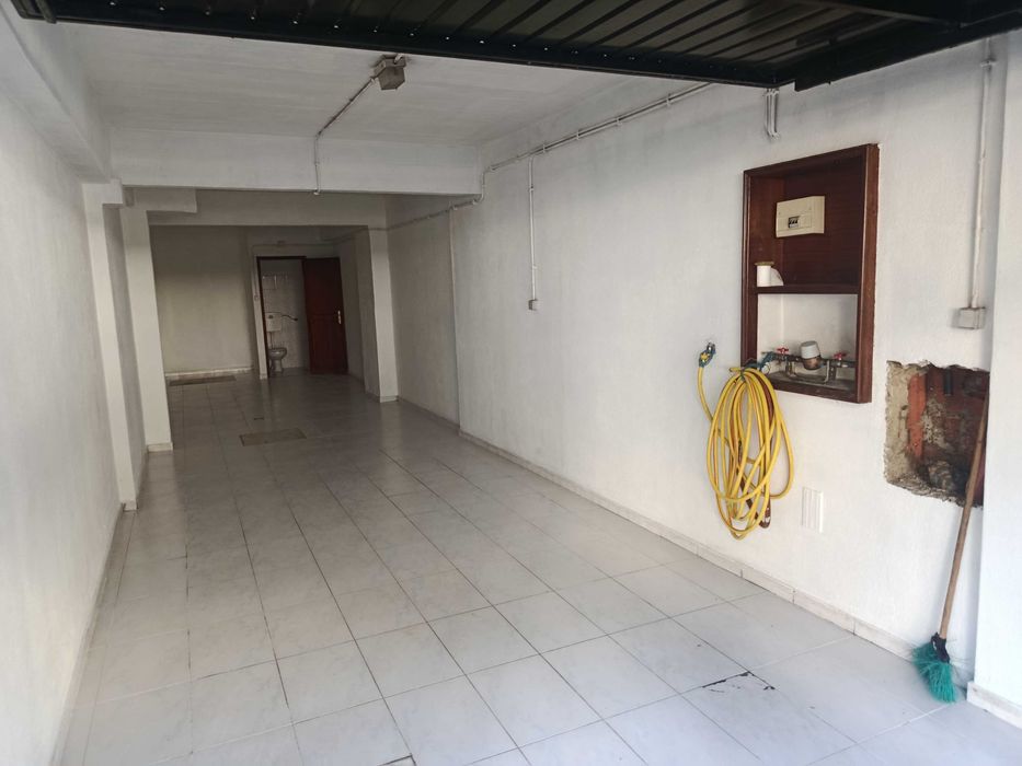 Vendo Garagem em Queluz