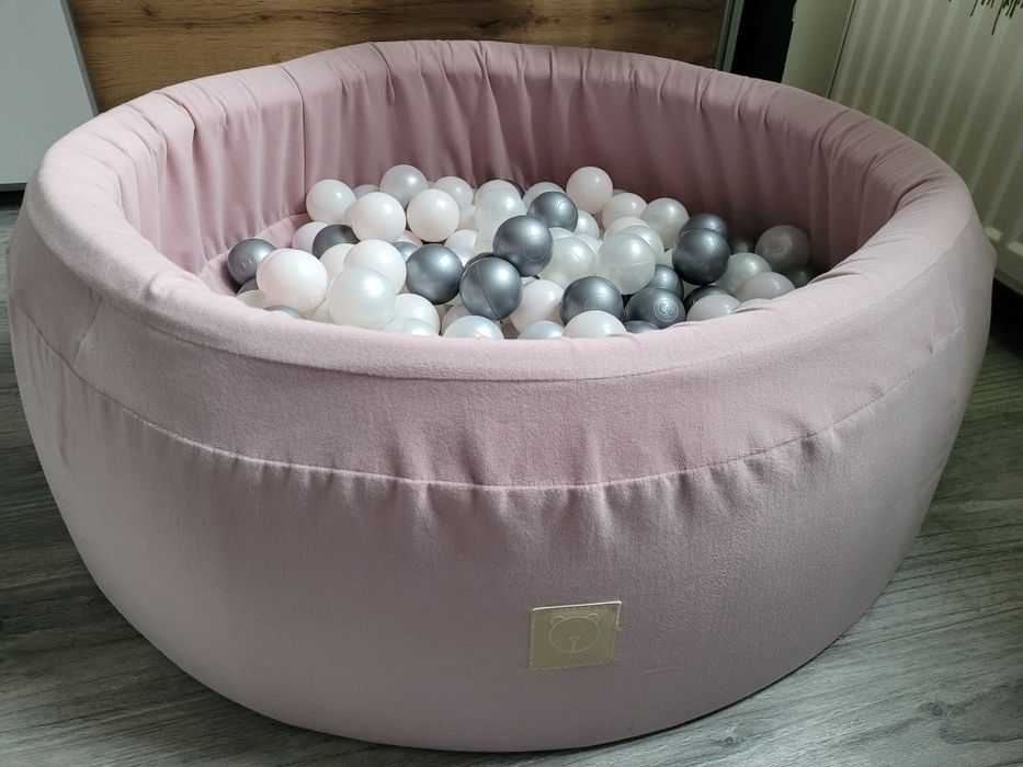 Basen z piłkami okrągły