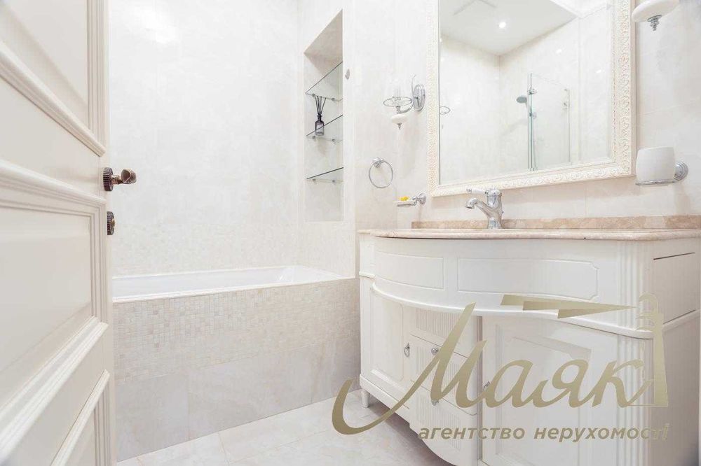 Продаж 4к квартиры с паркоместом в ЖК Зверинецкий