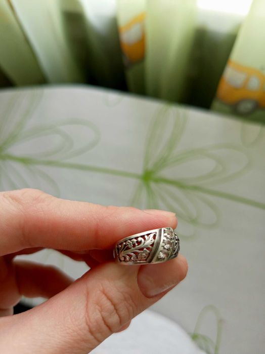Продам серебряный перстень