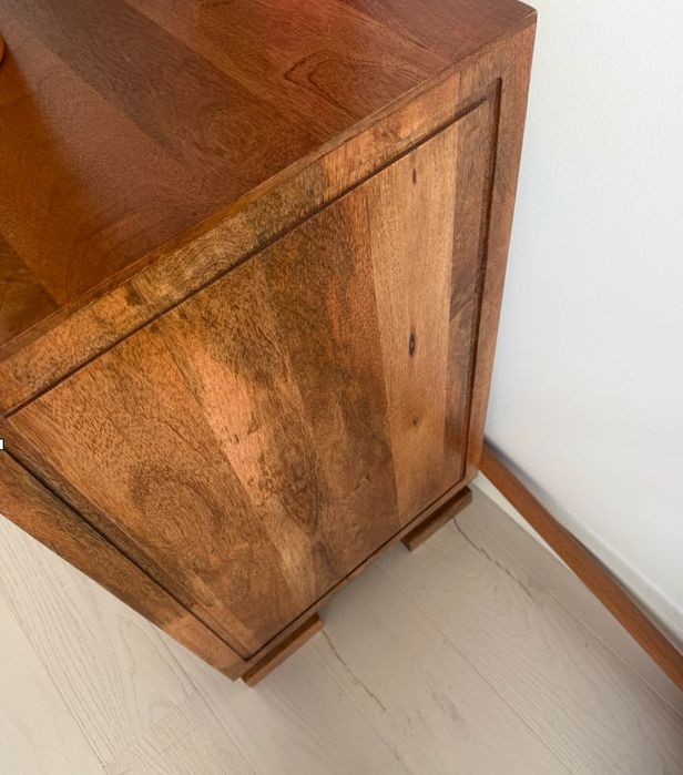Area store commode
