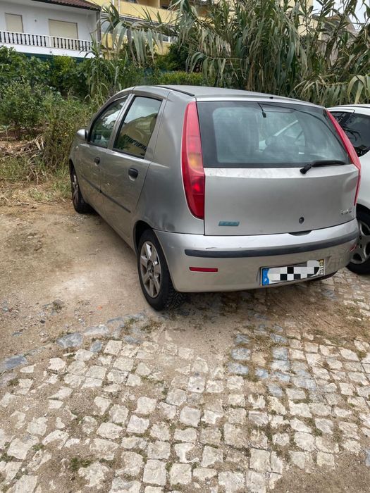 Oportunidade Imperdível: Fiat Punto 2003, Carro Usado, Preço Especial!