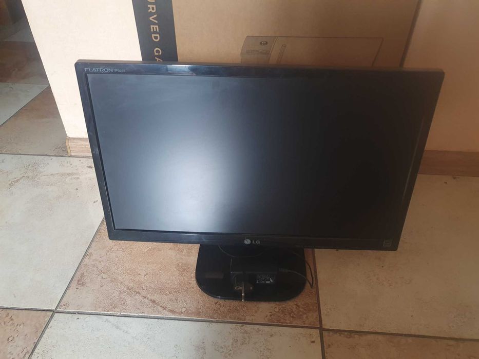 IPS Монітор 22" LG Electronics IPS224T 75 Гц (DVI + VGA) 5 ms Full HD 1920х1080