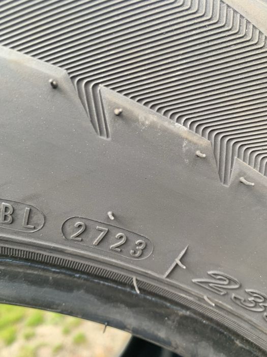 2x zima  Nexen BUS 235/65/16C