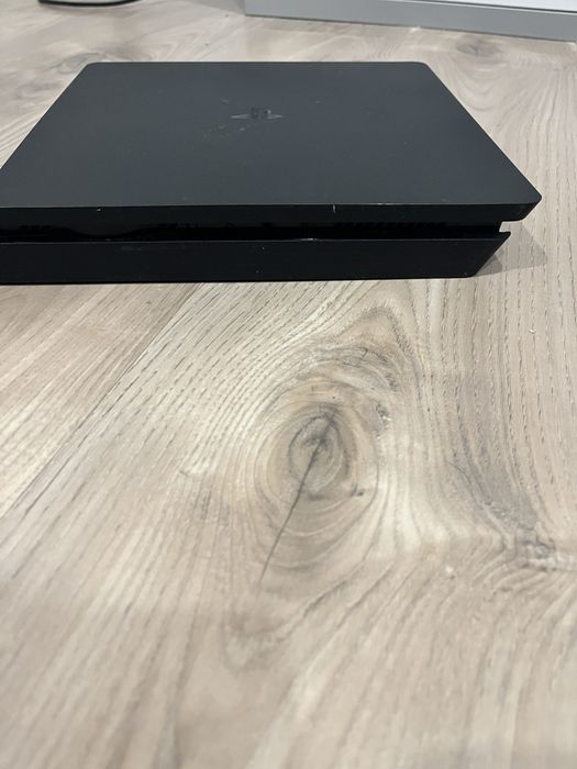 Ps4 slim em bom estado