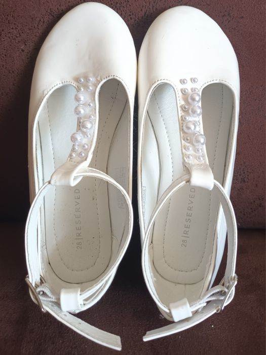 Buty dla dziewczynki numer 28