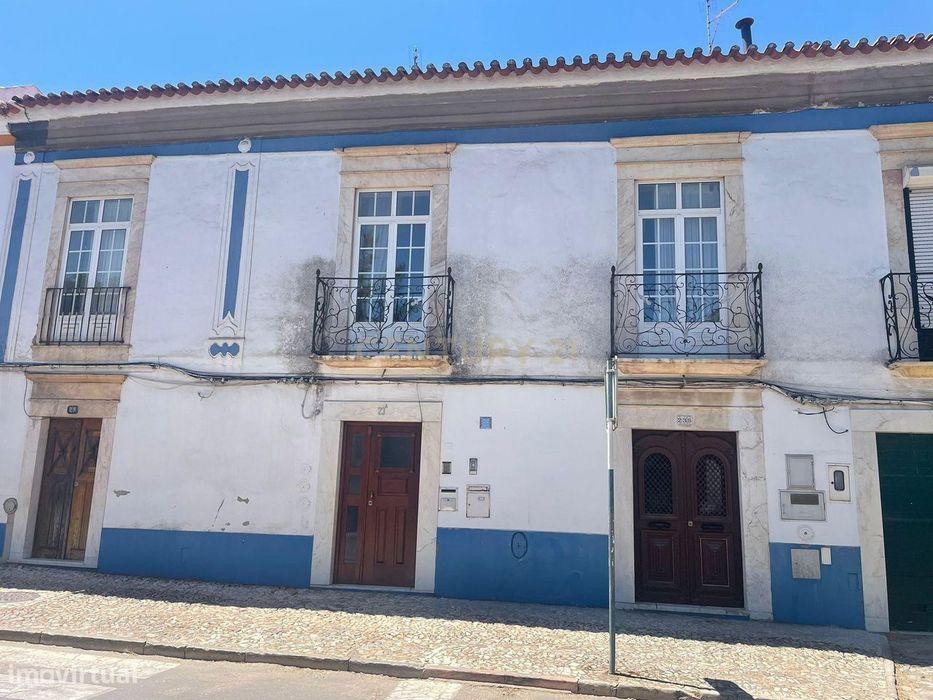 Edifício para remodelação total, Borba