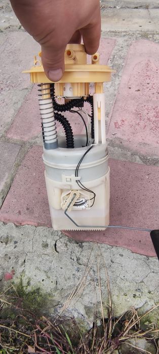 Продам бензонасос на Mitsubishi Colt 1.3