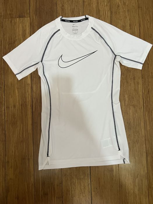 Nike pro компресійна футболка