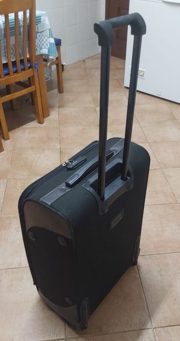 MALA VIAGEM DE PORÃO COM CADEADO CÓDIGO.Casa,Viagem,Férias,Mudanças,