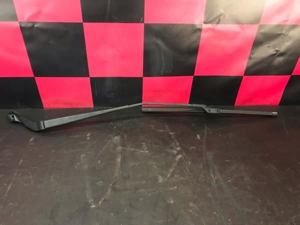 Haste / braço de escova limpa vidros frente direita PEUGEOT Boxer