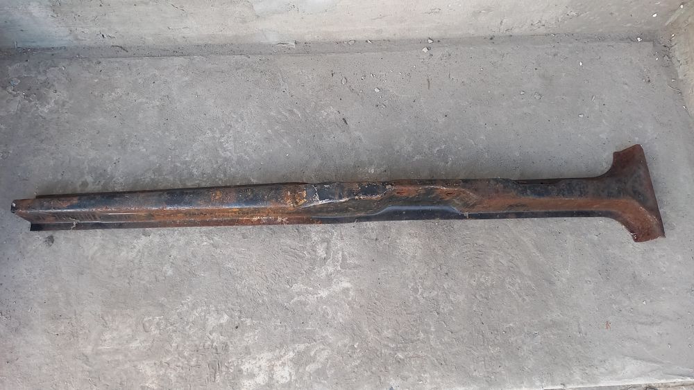 Стойка дверна центральна на ваз 2103-2106