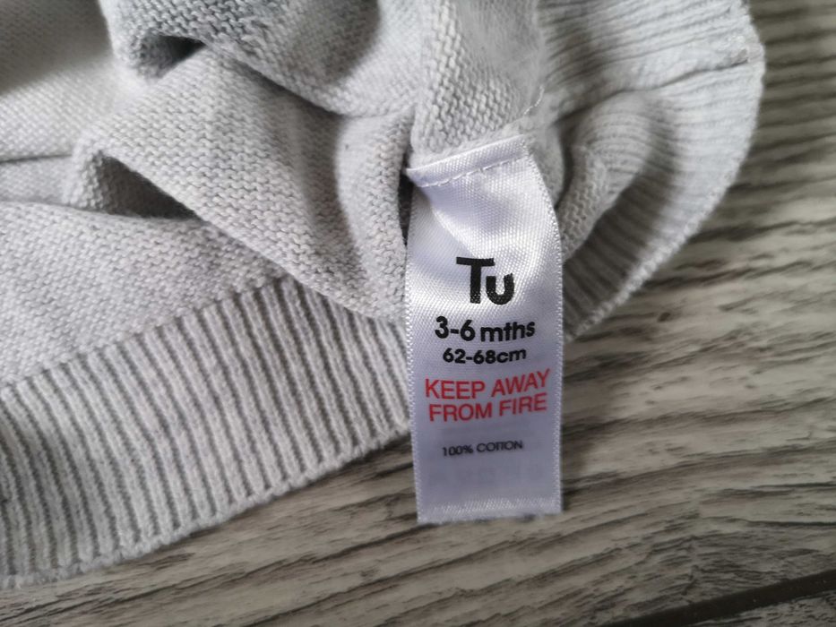 Sweterek niemowlęcy 62/68 TU