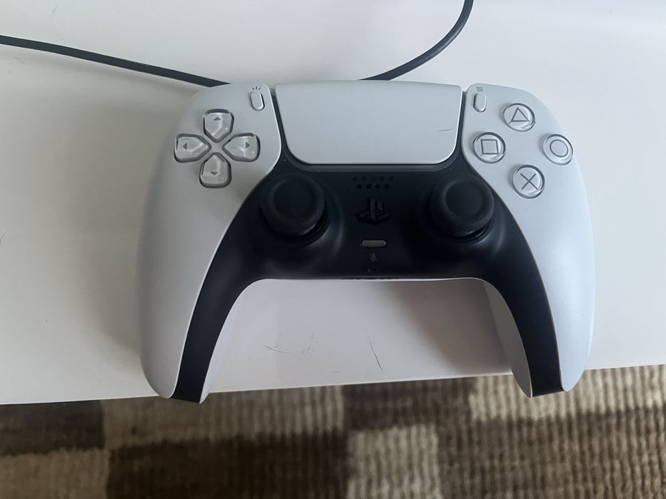 Ps5 branco 2 comandos