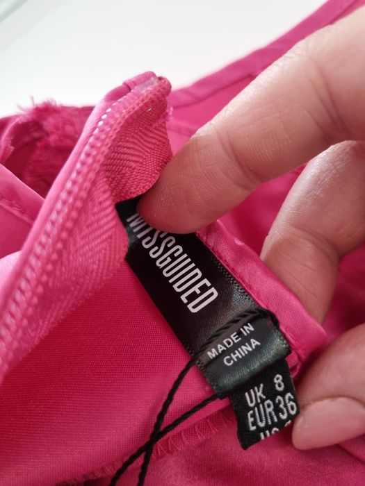 Sukienka różowa elegancka na ramiączka nowa missguided XS