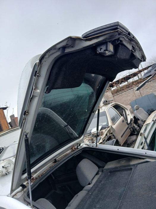 Задняя ляда,  полка ваз 2112