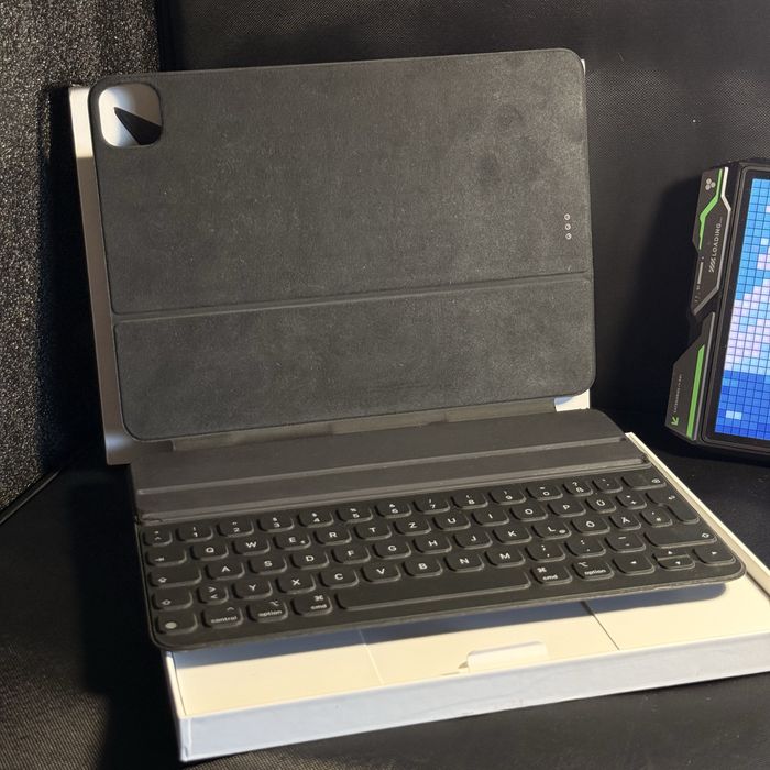 Продаю оригинальный Apple iPad Smart Keyboard Folio для iPad Air и iPad Pro 11