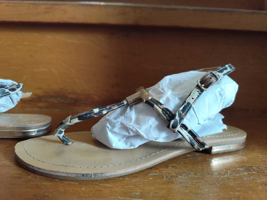 Sandálias animal print Seaside tamanho 37