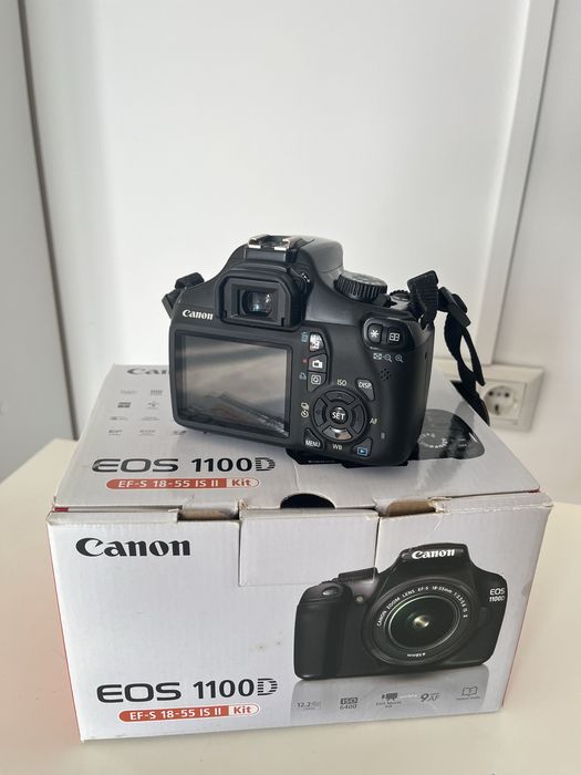 Продам фотоапарат Canon 1100d+обʼєктив 18-55