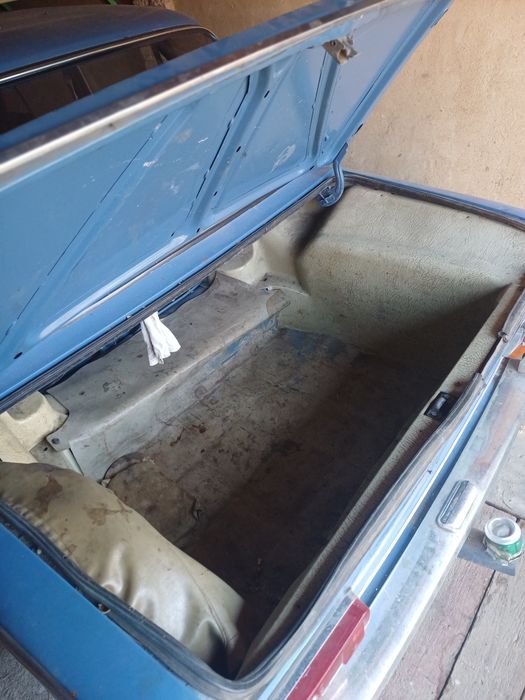 ВАЗ 2103 ,1975г, синего цвета.