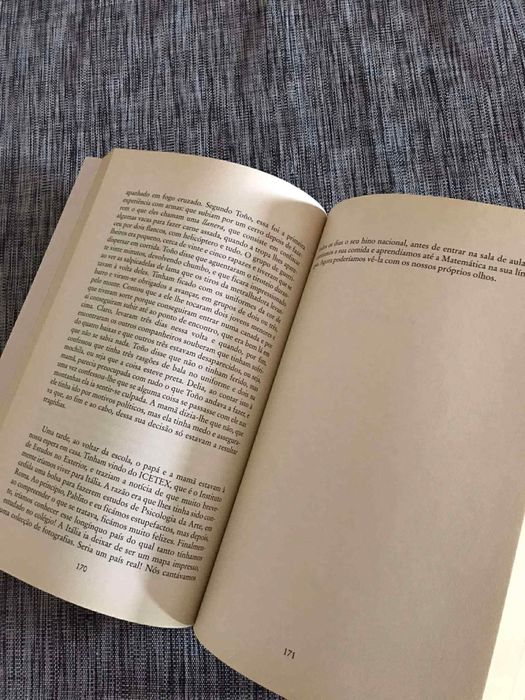 Livro de Santiago Gamboa - A vida feliz do jovem Esteban