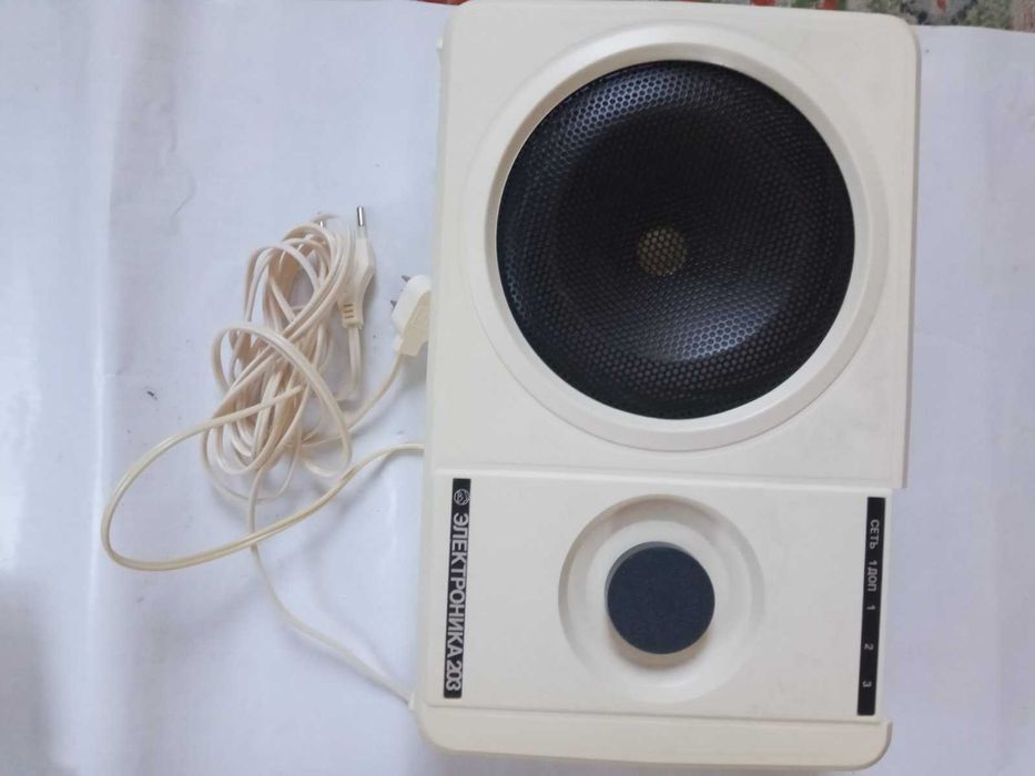 Продаю радиоприемник "Электроника ПТ-203"