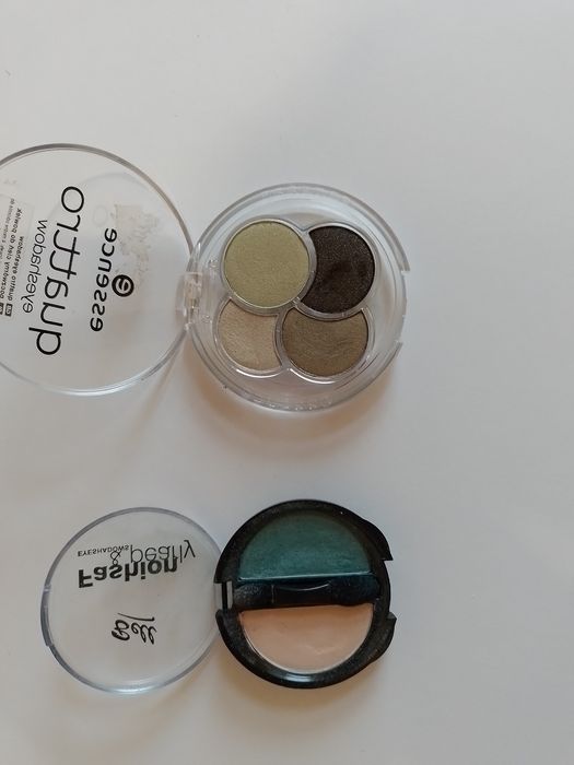 Набор теней для век